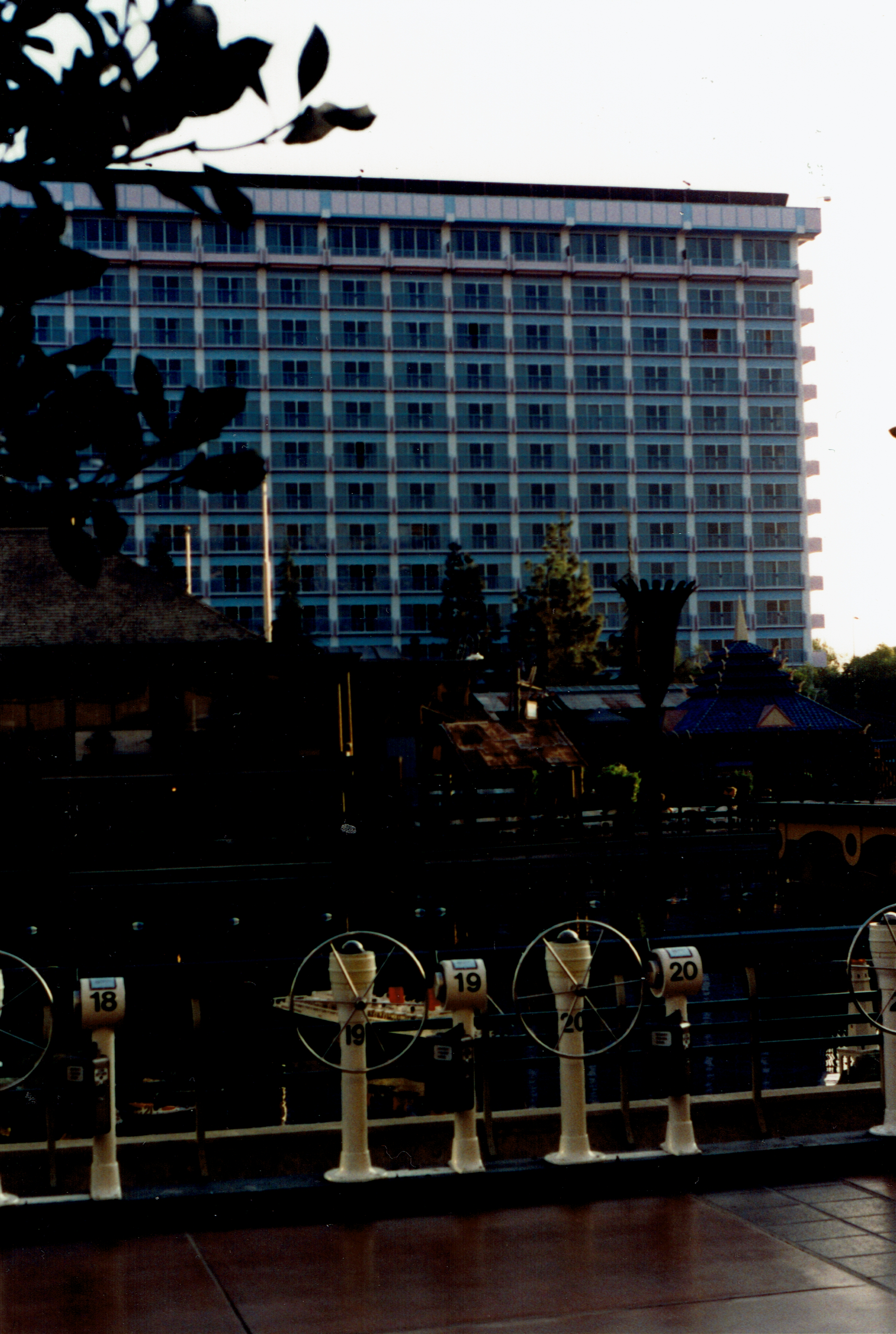 California_Disneyland & Disneyland Hotel 1.png
