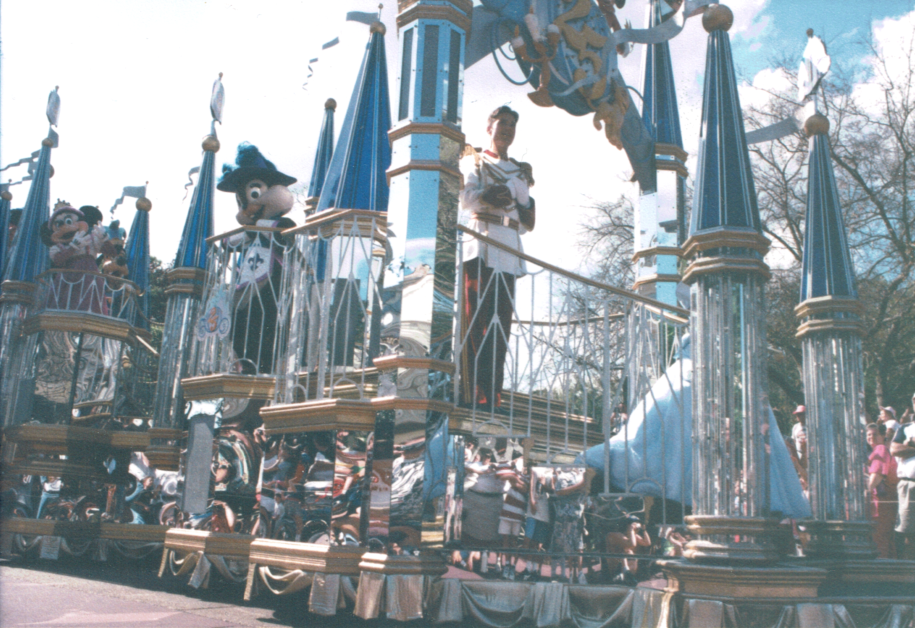 Florida_Walt Disney World-Parade Procession 3