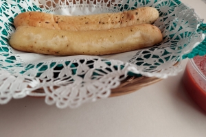 Copycat Olive Garden Breadsticks On Your Table!