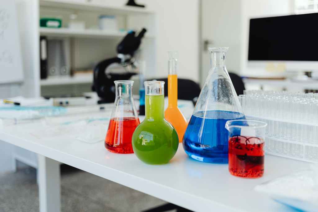 laboratory-equipment-on-table-8539752 chemistry_1706762436.jpeg Karolina Grabowska at Pexels