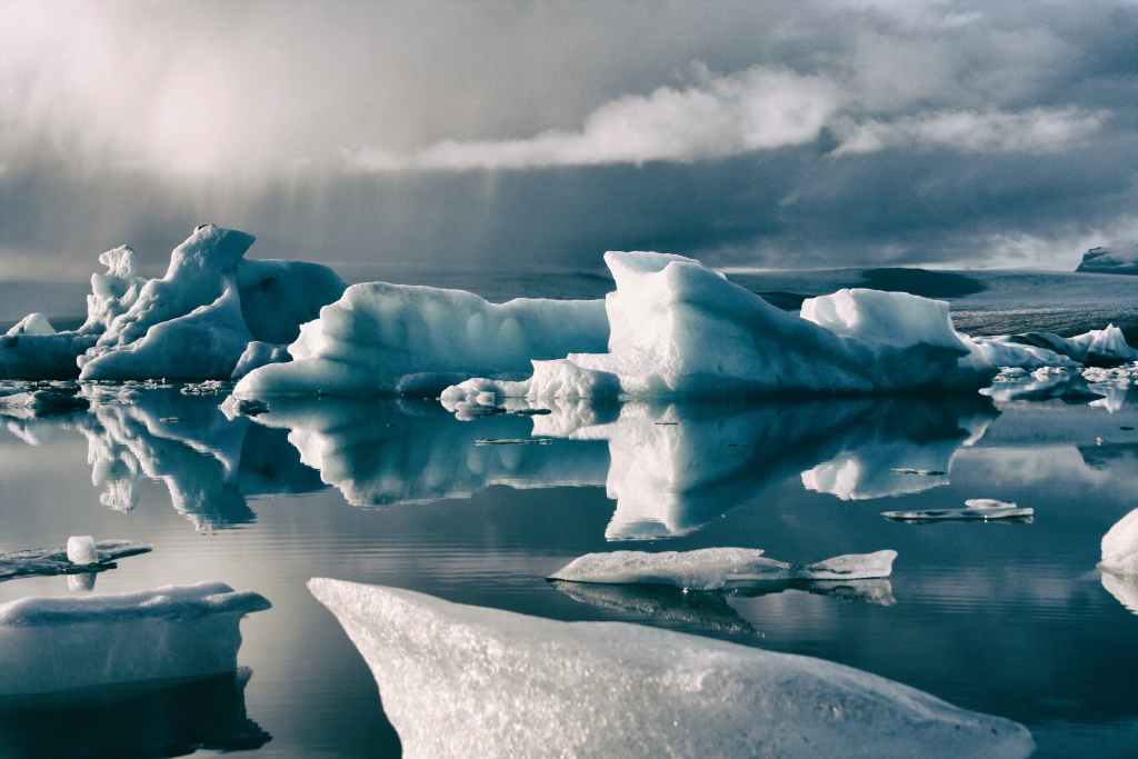 ice-formation-in-body-of-water-3923277 climate_change_1704752358.jpeg Andrea Schettino at Pexels