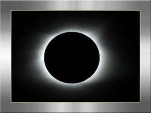 Total Eclipse 2017_Courtesy LunaPic.jpg