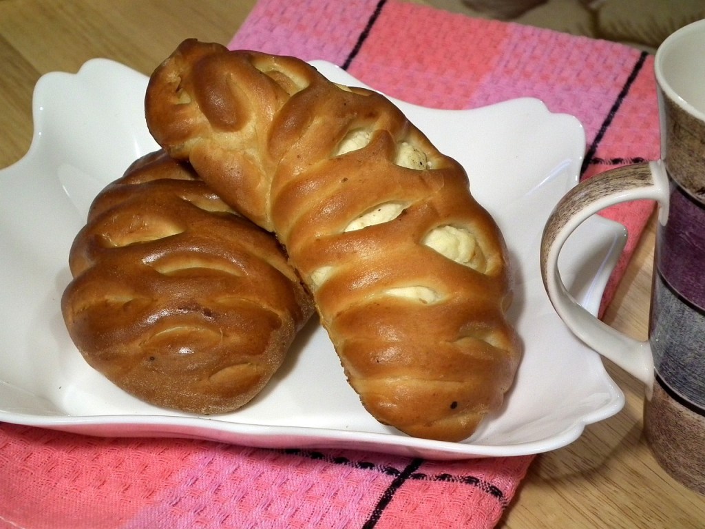 Easy Cheesecake Log To Make Your Picnic a Smash!