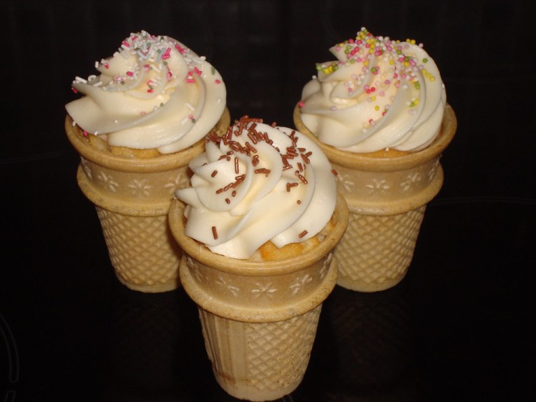 Ice-cream cone cupcake.jpg