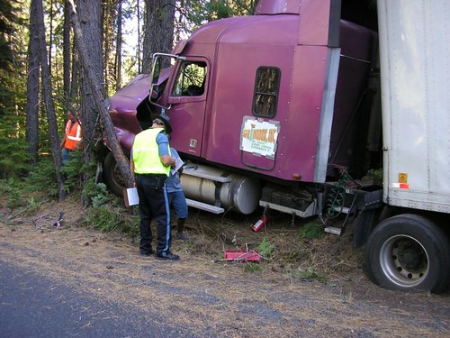 Stupid Truck Driver of the Week Photo.jpg