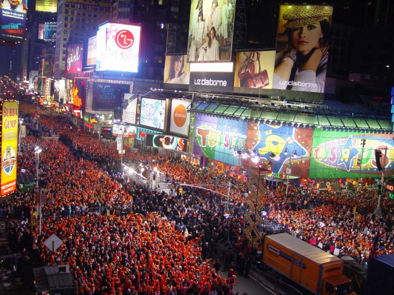 New Year's Eve - Times Square 2005.jpg