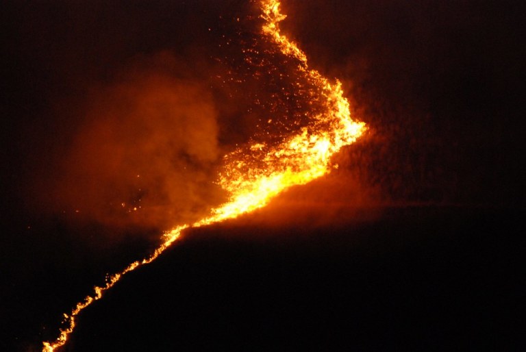 Brush fire near Benton City, WA - July 13, 2007.jpg