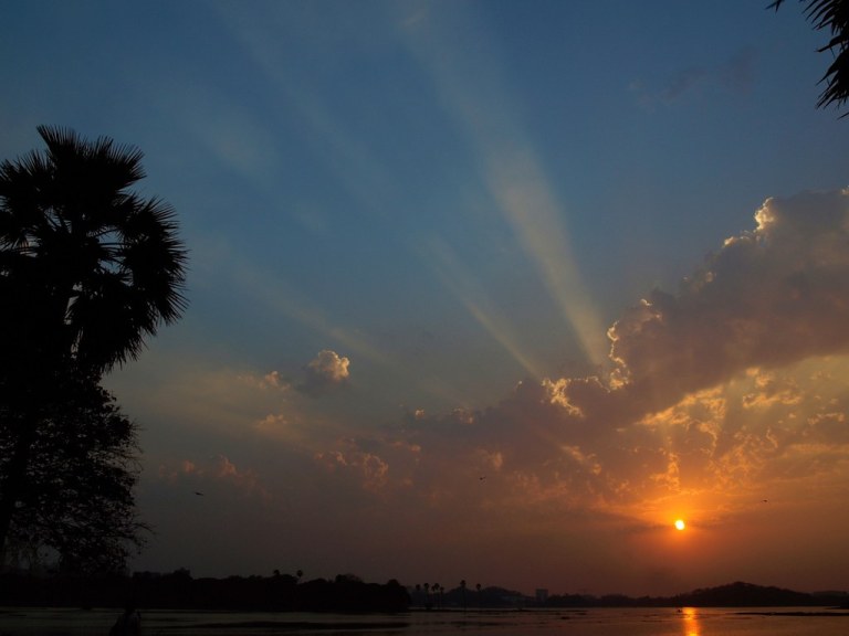 [69/365] sunset rays (explored!).jpg