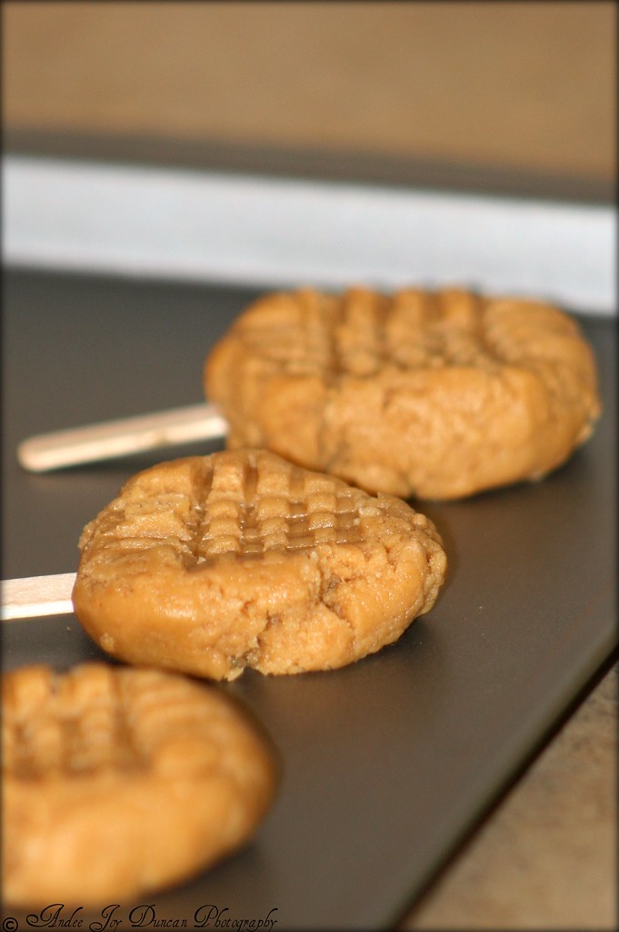 Peanut Butter Cookie Lollipops.jpg