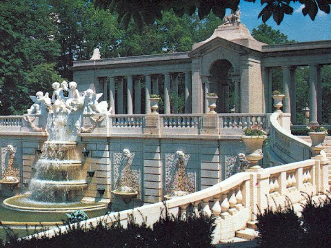 Nemours- Estate - Garden View - Fountain - Willmington - Delaware - United States - Sunken Garden - duPont heir.jpg