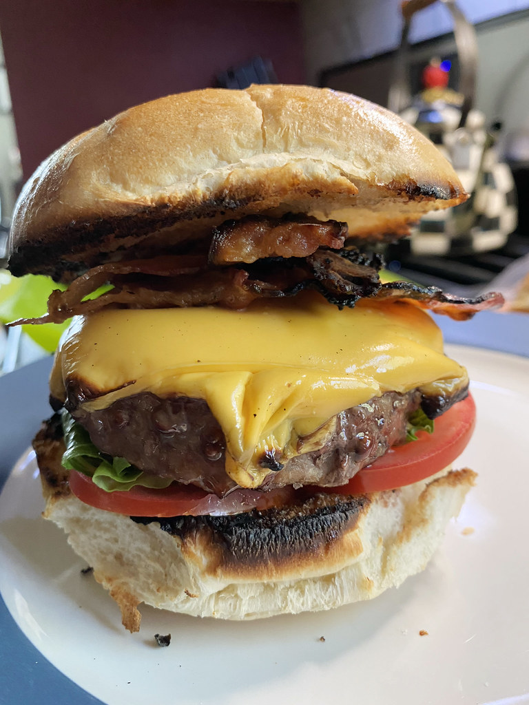Bacon cheeseburger.jpg