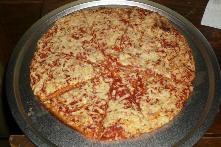 Tofurky cheese pizza.jpg
