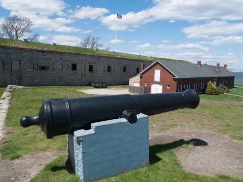 Fort Adams State Park, Newport, Rhode Island canon.jpg