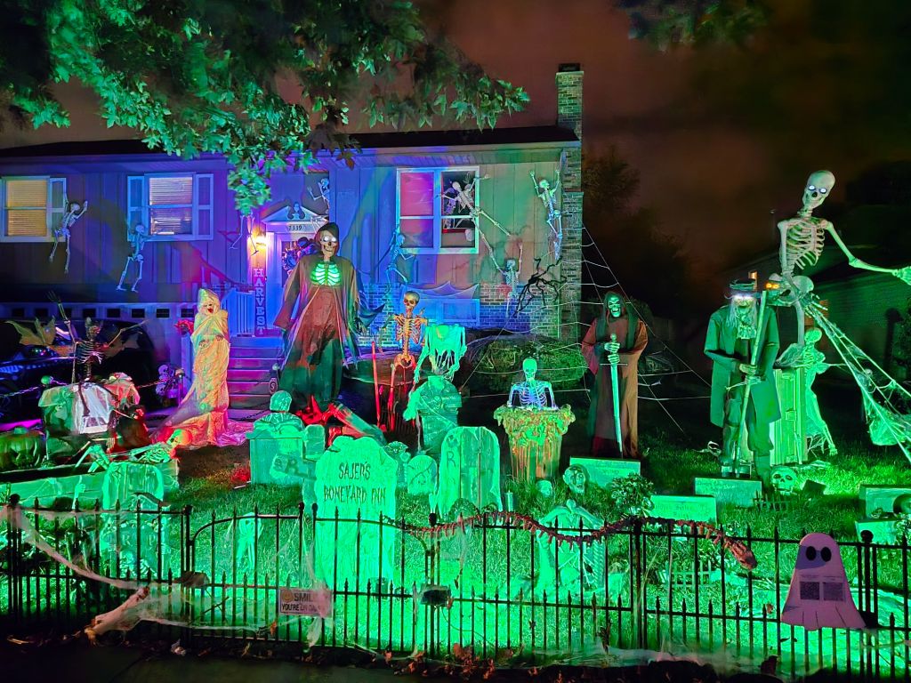 Featured Photo & Video: The 31 Days of Halloween – Day 21: Scare at Sajer’s Boneyard Inn on Benton, Frankfort