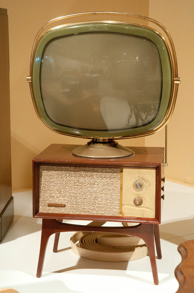 Old TV set.jpg