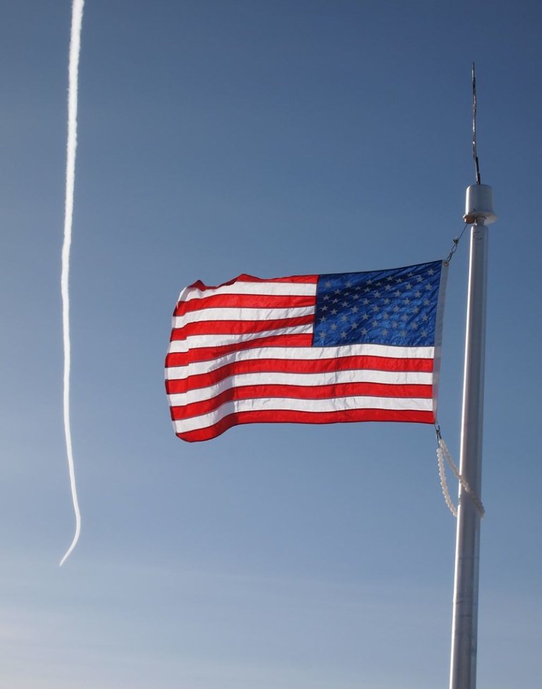 A Veterans’ Day photo from Operation IceBridge.jpg
