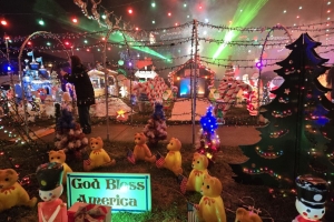 Featured Photo + Video: The 25 Days of Christmas – Day 15: Yuletide at the TP Christmas House Display on Avon Lane, Tinley Park