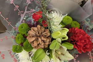 Featured Photo: Christmas Flower of the Day ’25 – Bouquet #1