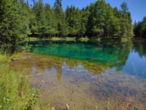 Kitch-iti-kipi spring near Manistique, MI.jpg