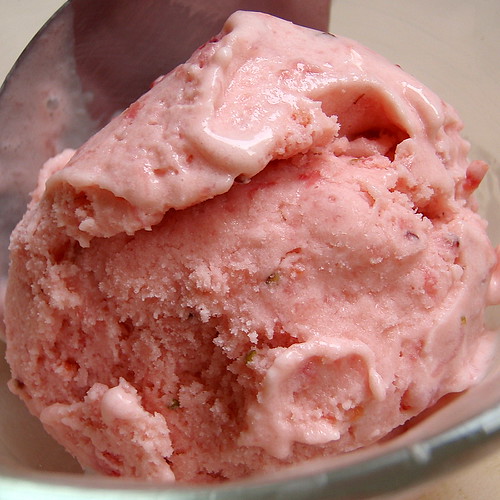 Fresh strawberry ice cream.jpg