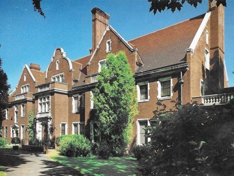Duluth Minnesota - Glensheen - Main Entrance of the Chester A. Congdon Mansion.jpg